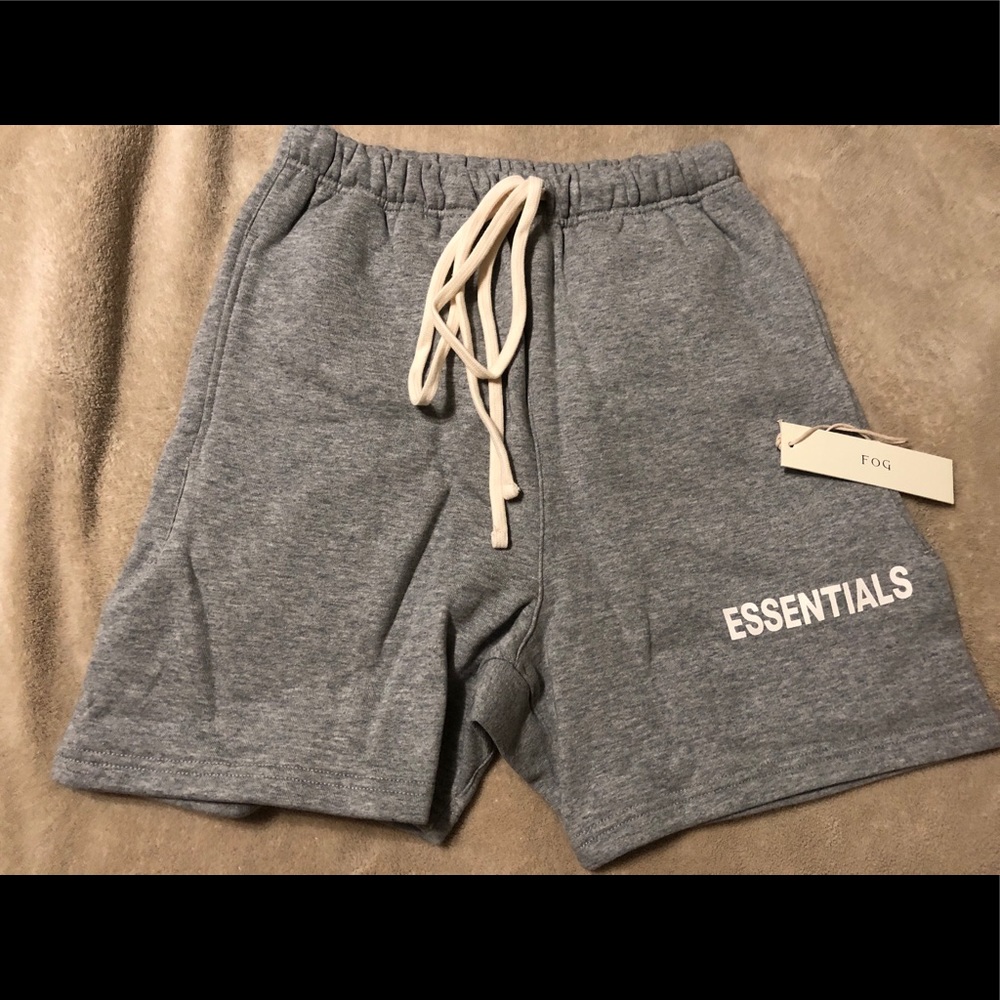 Essential shorts🔥